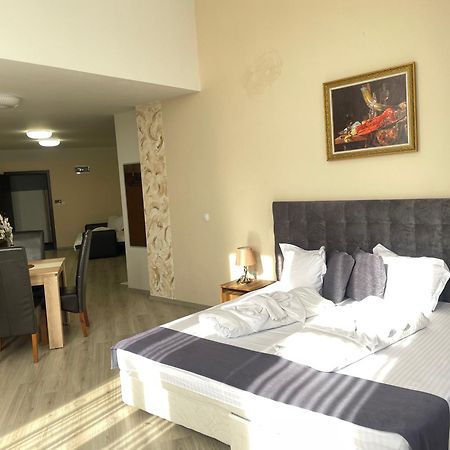 Hotel Ostrova - Free Parking&WiFi Plovdiv Buitenkant foto