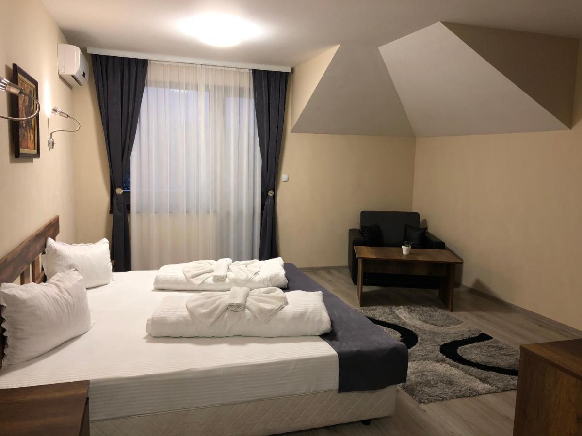 Hotel Ostrova - Free Parking&WiFi Plovdiv Buitenkant foto