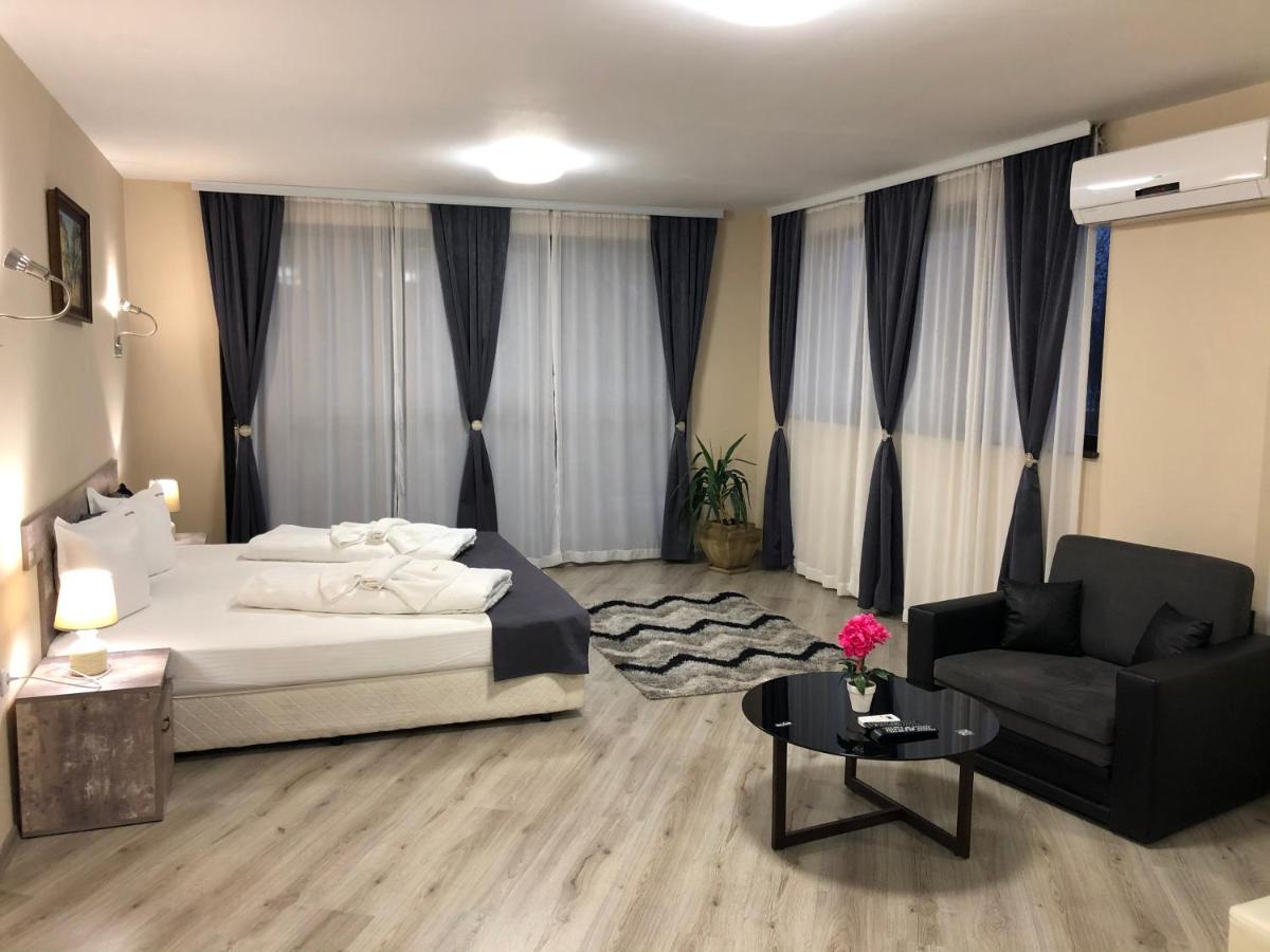 Hotel Ostrova - Free Parking&WiFi Plovdiv Buitenkant foto