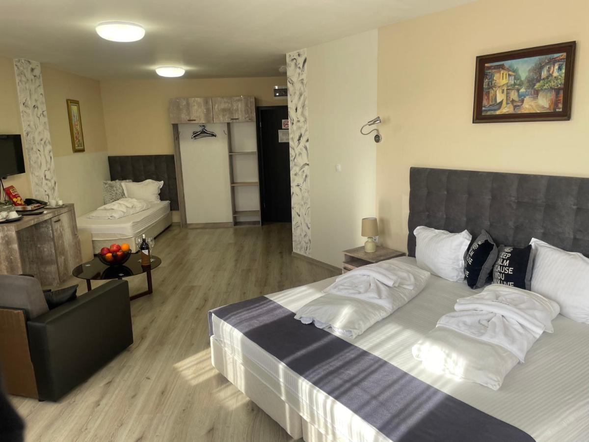 Hotel Ostrova - Free Parking&WiFi Plovdiv Buitenkant foto