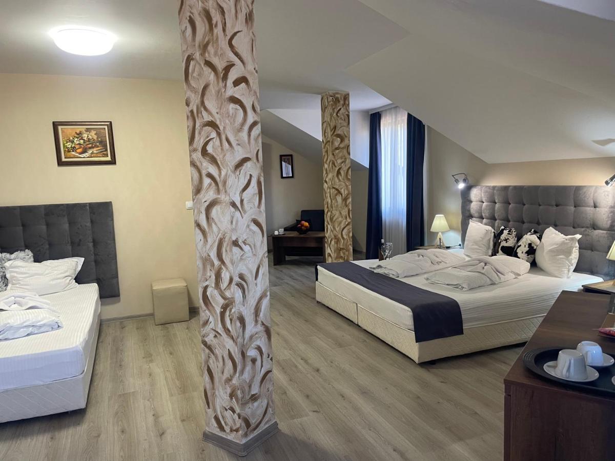 Hotel Ostrova - Free Parking&WiFi Plovdiv Buitenkant foto