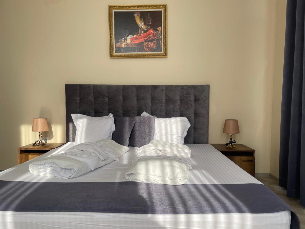 Hotel Ostrova - Free Parking&WiFi Plovdiv Buitenkant foto