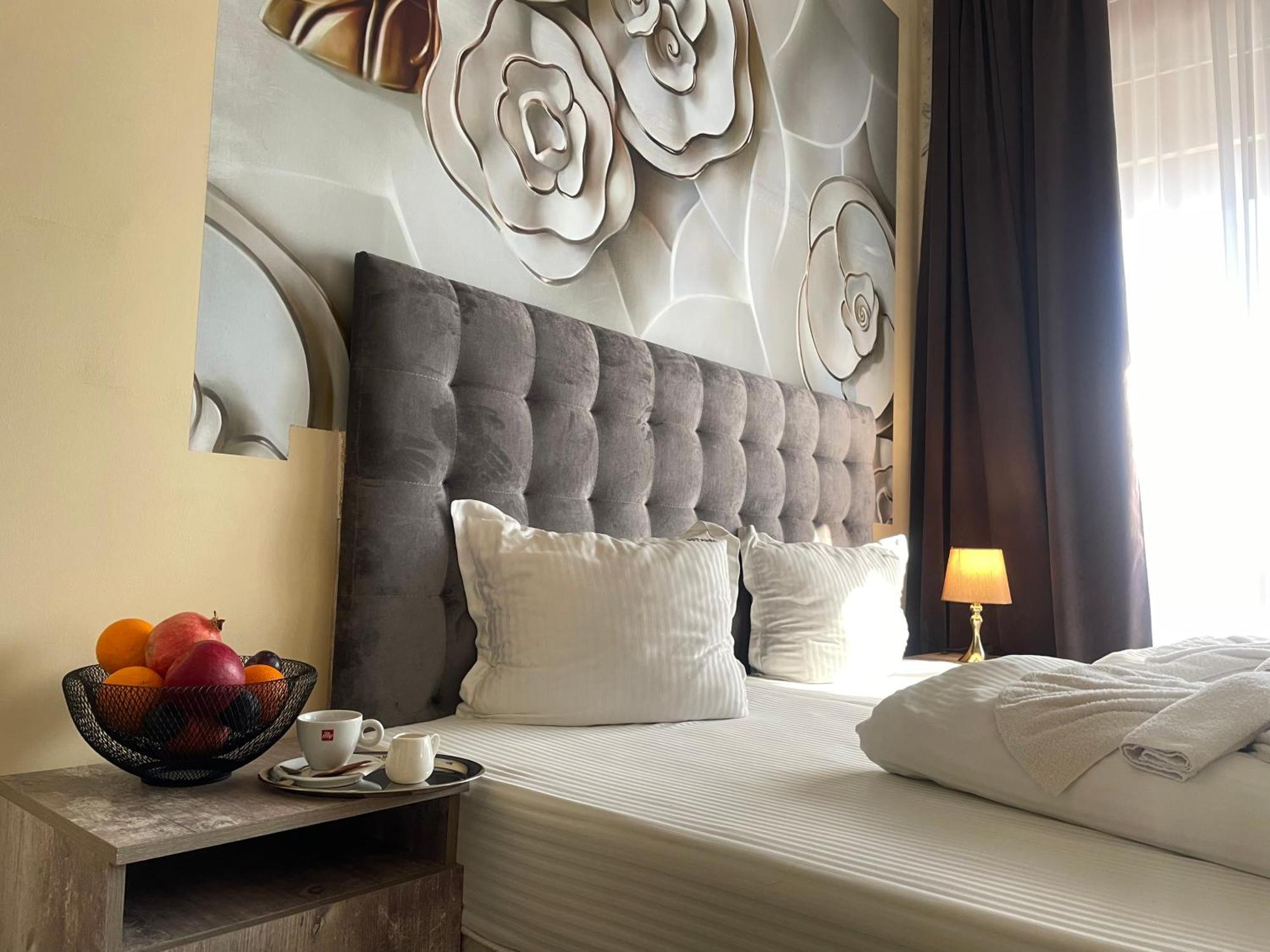 Hotel Ostrova - Free Parking&WiFi Plovdiv Buitenkant foto